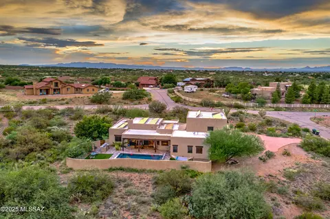 301 N Westview Dr, Vail, AZ 85641