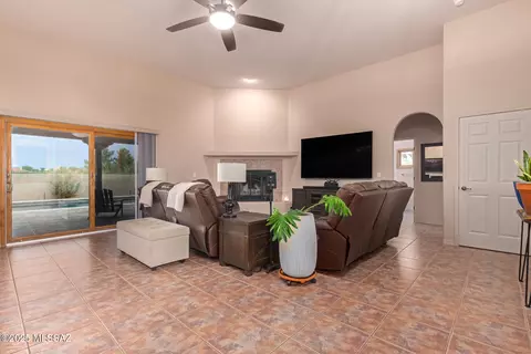 301 N Westview Dr, Vail, AZ 85641 photo 8