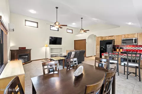 Dining - 3680 E Tapia Dr, Vail, AZ 85641 photo 5 of 5