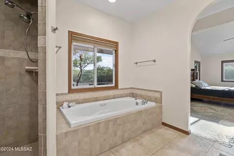Bath - 3680 E Tapia Dr, Vail, AZ 85641 photo 4 of 5