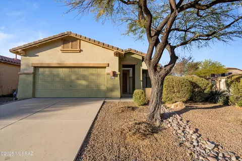 974 W Waxleaf Pl, Oro Valley, AZ 85755