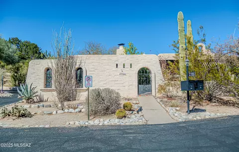 5251 N Tigua Dr, Tucson, AZ 85704