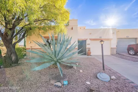 1061 W Camino Sagasta, Green Valley, AZ 85622