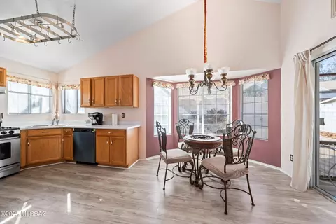 Dining - 5388 S Wembly Rd, Tucson, AZ 85746 photo 1 of 2