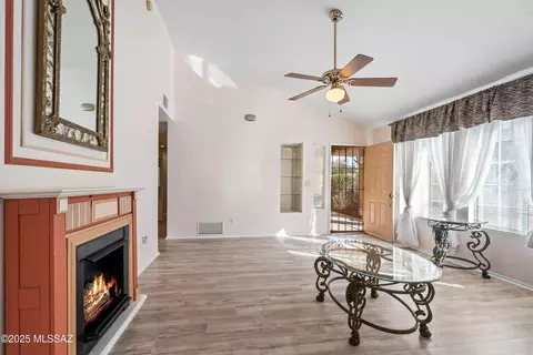 Living - 5388 S Wembly Rd, Tucson, AZ 85746 photo 2 of 4