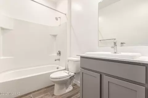 Bath - 12774 E Russo Dr, Vail, AZ 85641 photo 1 of 1