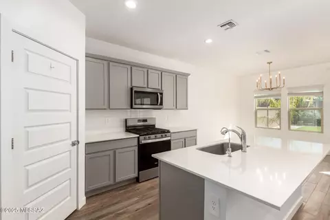Kitchen - 12774 E Russo Dr, Vail, AZ 85641 photo 1 of 2