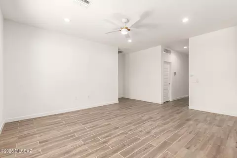 Living - 12774 E Russo Dr, Vail, AZ 85641 photo 1 of 2