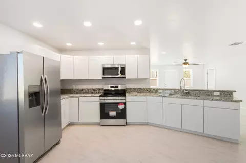 201 S Atlanta St, Vail, AZ 85641
