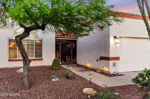5426 N High Point Ct, Tucson, AZ 85718