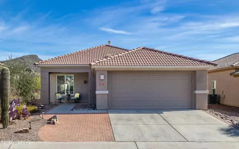 13470 N Holly Grape Dr, Marana, AZ 85658