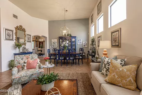 270 S Fresno Spring Way, Tucson, AZ 85748