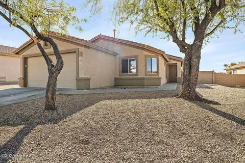 5473 W Bandtail Ct, Marana, AZ 85658