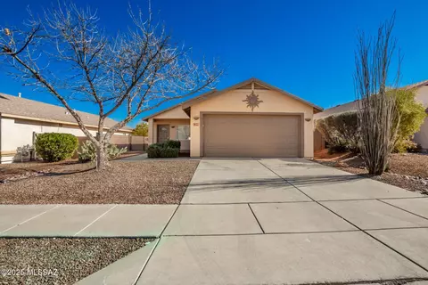 1290 N Falcon Ridge Dr, Tucson, AZ 85745