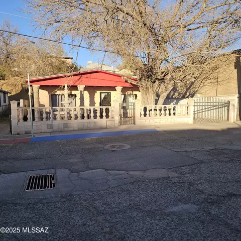 150 W Loma St #4, Nogales, AZ 85621