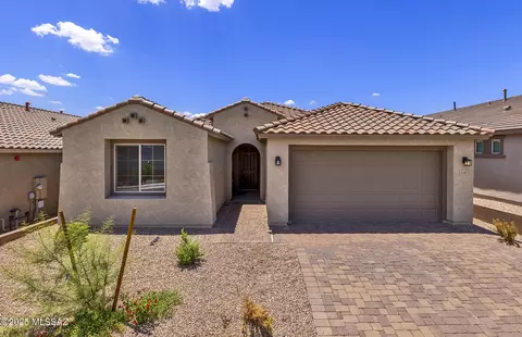 13473 N Sanidine Dr, Oro Valley, AZ 85755