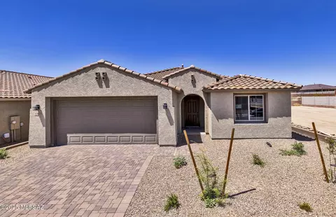 13401 N Sanidine Dr, Oro Valley, AZ 85755