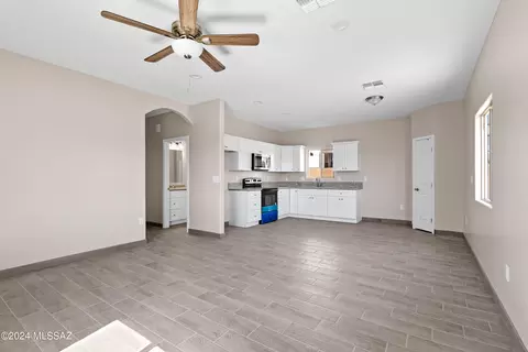 1356 N Apache Dr, Tucson, AZ 85745 photo 2