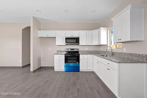 1356 N Apache Dr, Tucson, AZ 85745 photo 11