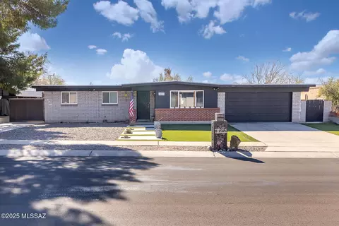 3651 W Wesleyan Dr, Tucson, AZ 85741