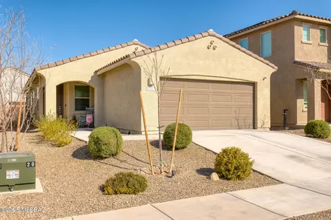 11227 S Weismann Dr, Vail, AZ 85641