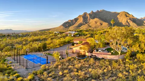 7735 N Sendero De Juana, Tucson, AZ 85718