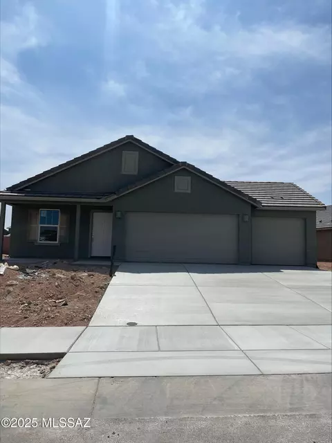 8400 S Clara Roberts Way, Vail, AZ 85641