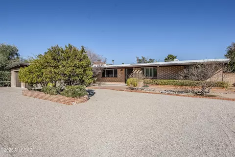 5911 E Rosewood St, Tucson, AZ 85711