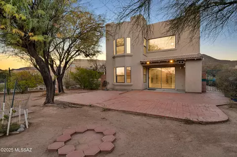 3149 W Champagne Dr, Tucson, AZ 85745