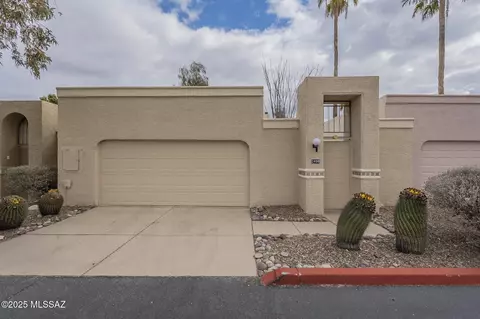 2496 N Bay Dr, Tucson, AZ 85715