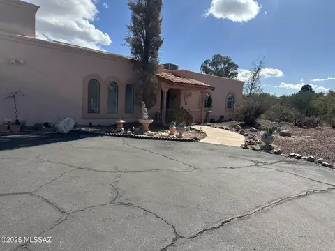 700 W Bangalor Dr, Tucson, AZ 85737