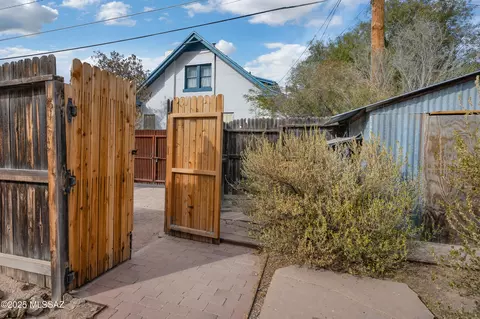 Exterior - 611 E 5th St, Tucson, AZ 85705 photo 12 of 13