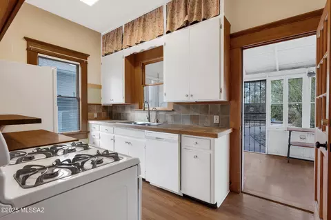 Kitchen - 611 E 5th St, Tucson, AZ 85705 photo 1 of 3