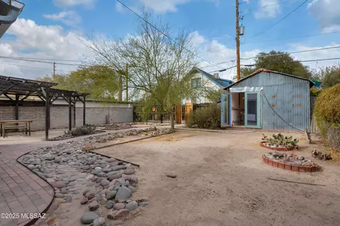Exterior - 611 E 5th St, Tucson, AZ 85705 photo 9 of 13