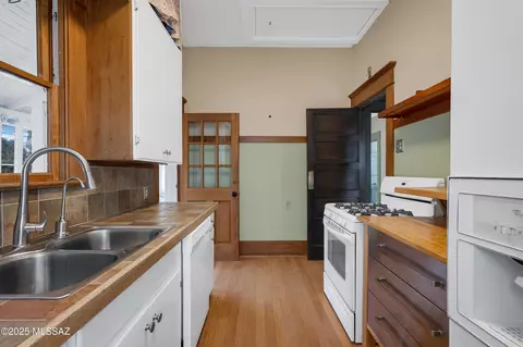 Kitchen - 611 E 5th St, Tucson, AZ 85705 photo 3 of 3
