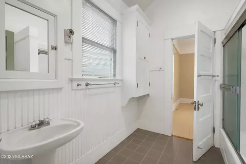Bath - 611 E 5th St, Tucson, AZ 85705 photo 1 of 3