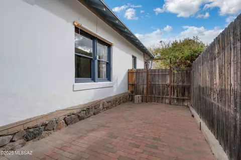 Exterior - 611 E 5th St, Tucson, AZ 85705 photo 11 of 13