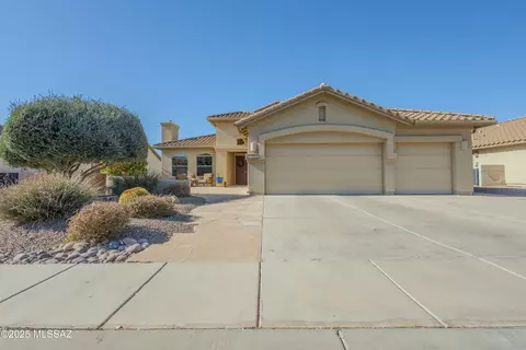 2501 E Bluejay Bluff Ln, Green Valley, AZ 85614