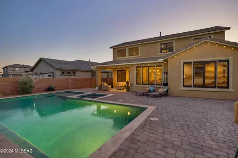 7913 S Expedition Dr, Tucson, AZ 85747