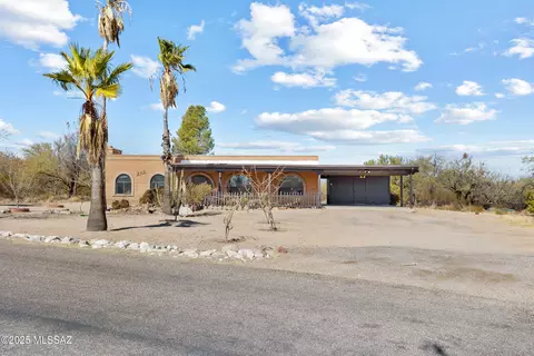 842 W Calle De Marzo, Green Valley, AZ 85614