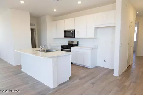 9114 E White Bluff Ct, Tucson, AZ 85730 photo 3