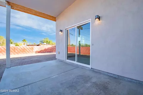 Exterior - 8161 E Beverly St, Tucson, AZ 85710 photo 4 of 4