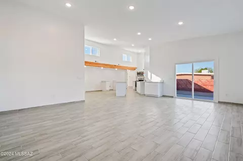 Living - 8161 E Beverly St, Tucson, AZ 85710 photo 1 of 5