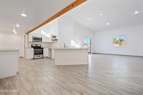 8161 E Beverly St, Tucson, AZ 85710