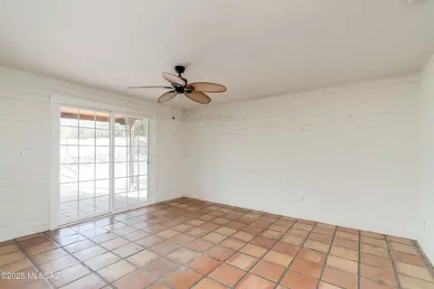 Living - 1305 E Thunderhead Cir, Tucson, AZ 85718 photo 7 of 8