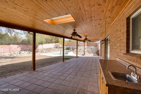 Exterior - 1305 E Thunderhead Cir, Tucson, AZ 85718 photo 4 of 8