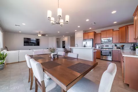 9710 S San Esteban Dr, Vail, AZ 85641