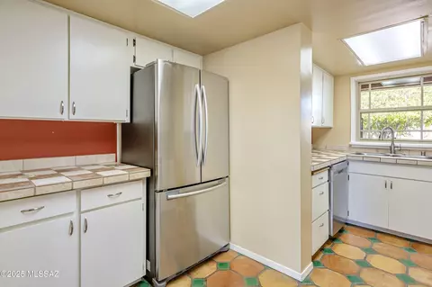 Kitchen - 4427 E 4th St, Tucson, AZ 85711 photo 1 of 5
