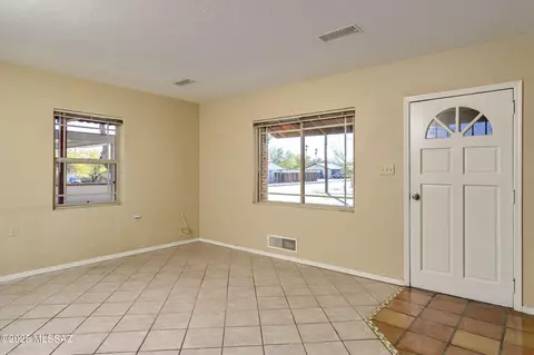 Living - 4427 E 4th St, Tucson, AZ 85711 photo 3 of 5