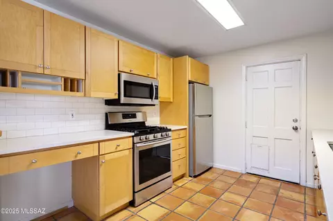 Kitchen - 4427 E 4th St, Tucson, AZ 85711 photo 4 of 5